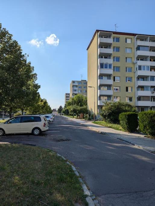 Cool Apartment Znojmo Exterior photo